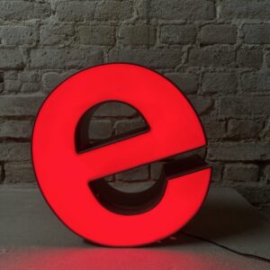 Leuchtbuchstabe e