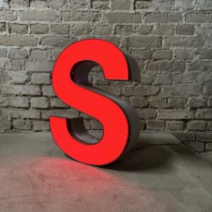 Leuchtbuchstabe S