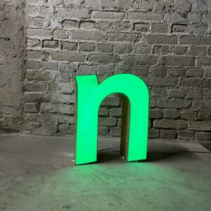 Leuchtbuchstabe n