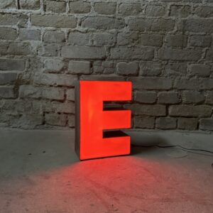 Leuchtbuchstabe E