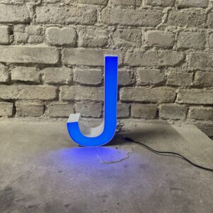 Leuchtbuchstabe J