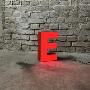 Leuchtbuchstabe E