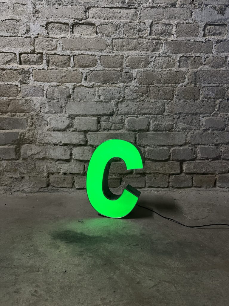 Leuchtbuchstabe C